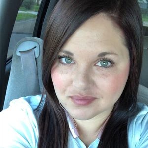 Meet your Posher, Melissa